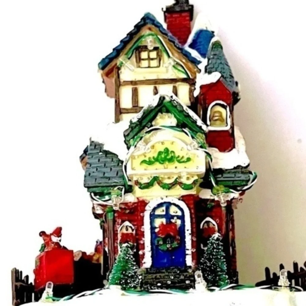 VINTAGE! Holiday Christmas Village Train Station From 2006!